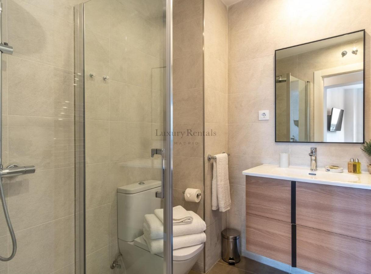 Charming Apartment For 4 Steps Away From Mercado De San Miguel , Calle Mayor IV Madrid Exterior foto